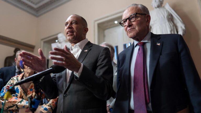 Democrats Push Trump Meeting as Government Shutdown Deadline Nears