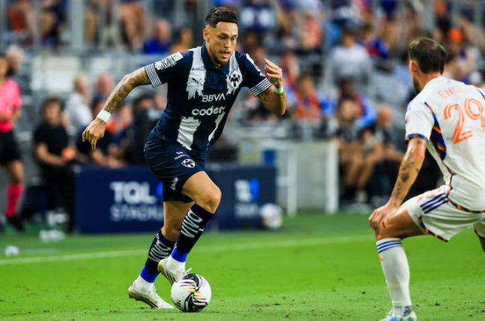 Monterrey Comes Back to Win in Mexican Football Tournament with a Double from Argentine Ocampos